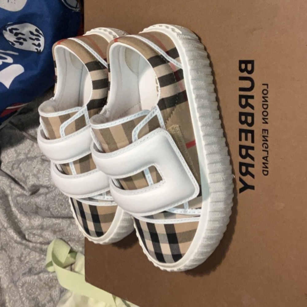 Kids Burberry shoes